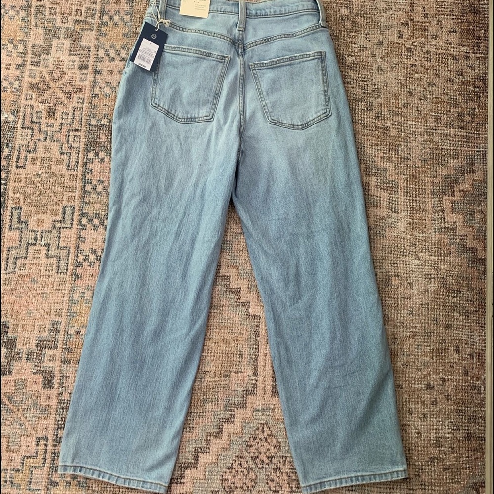 BRAND NEW HIGH RISE JEANS - Picture 3 of 3